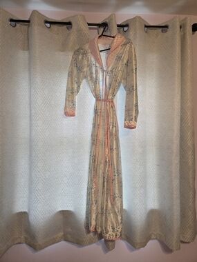Vintage Long Floral Robe